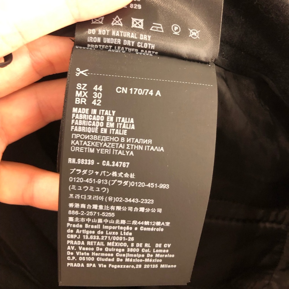 PRADA Women’s Black Stretchy Wool Logo-Plaque High Waisted Stirrup Leggings (44) - Picture 15 of 15